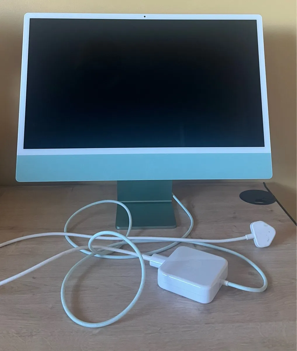 Apple iMac 24 inch - Image 1