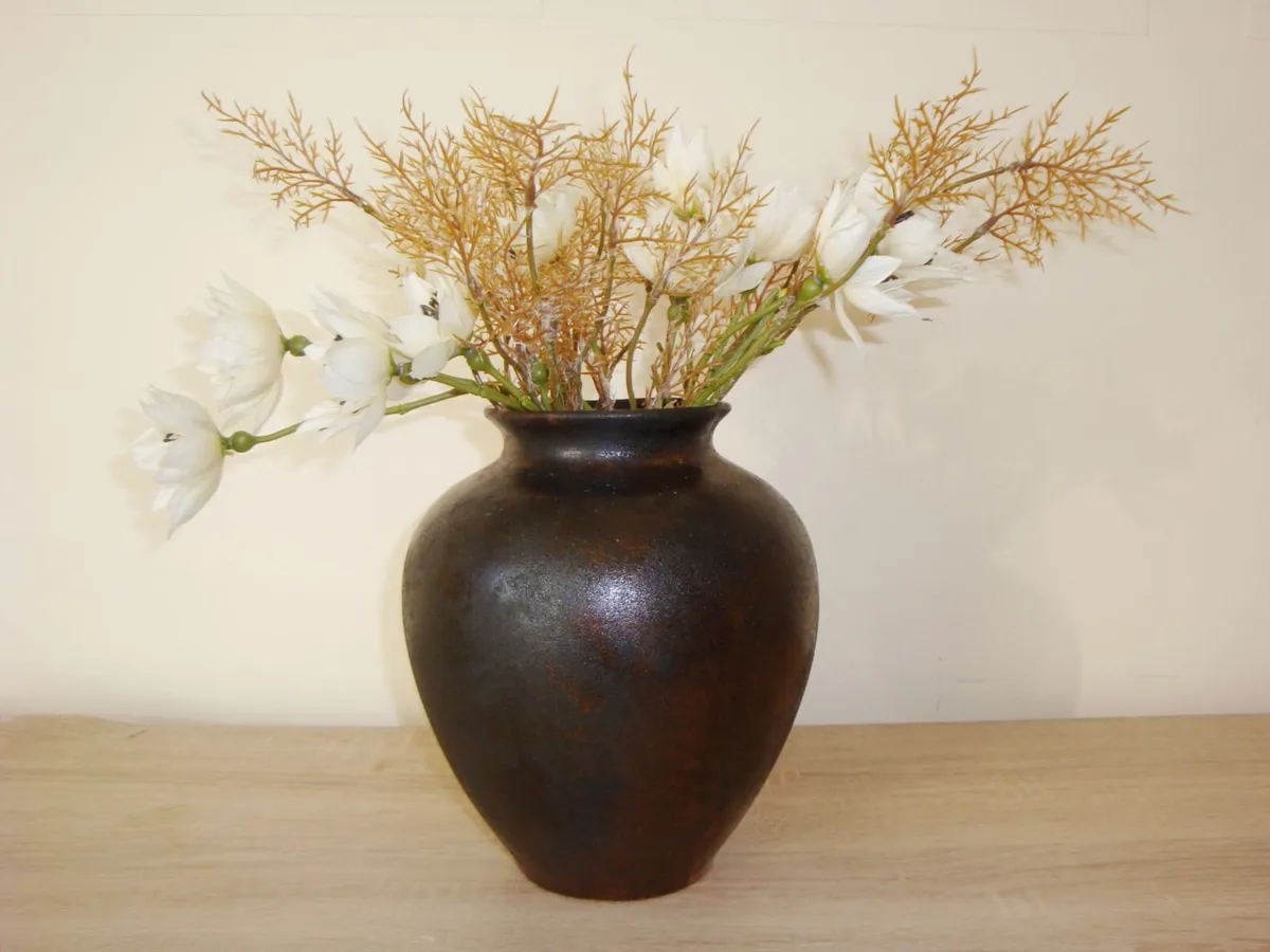 Vase with artificial flowers - Image 3
