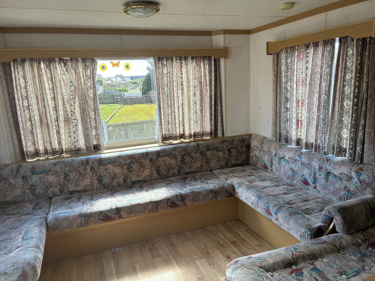 ARE YOU LOOKING FOR A CLEAN 10ft 3 BED HOME - Image 4