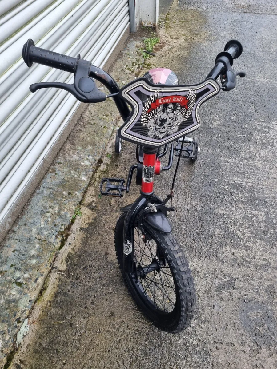 14" Bike with Stabilizes - Image 4