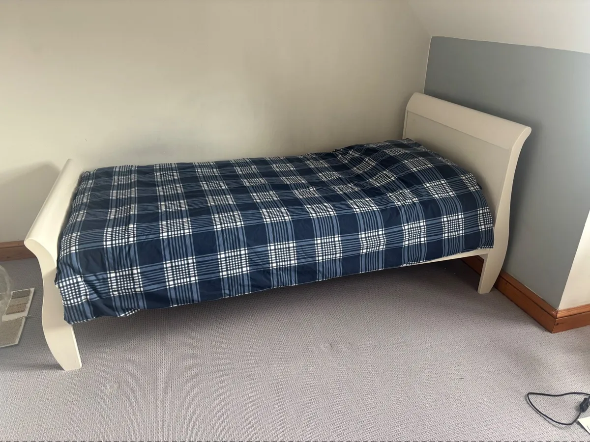 single bed - Image 2