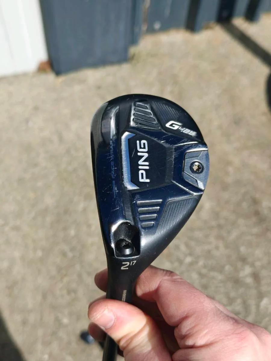 Left handed Ping G425 hybrid #2 17° stiff - Image 1