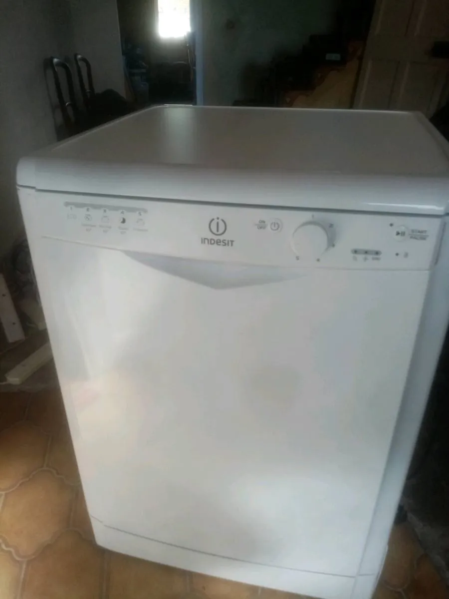 INDESIT dishwasher (as new) - Image 1
