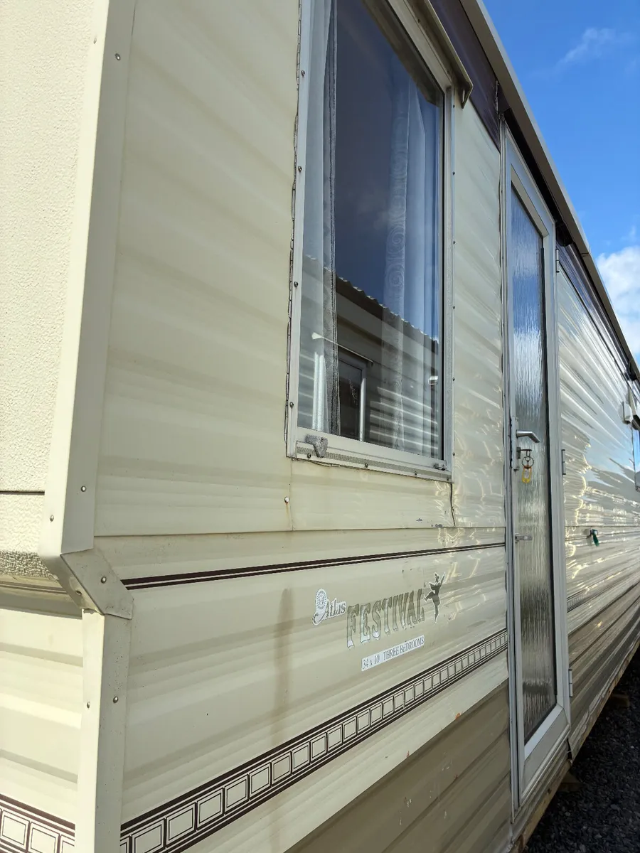 ARE YOU LOOKING FOR A CLEAN 10ft 3 BED HOME - Image 3