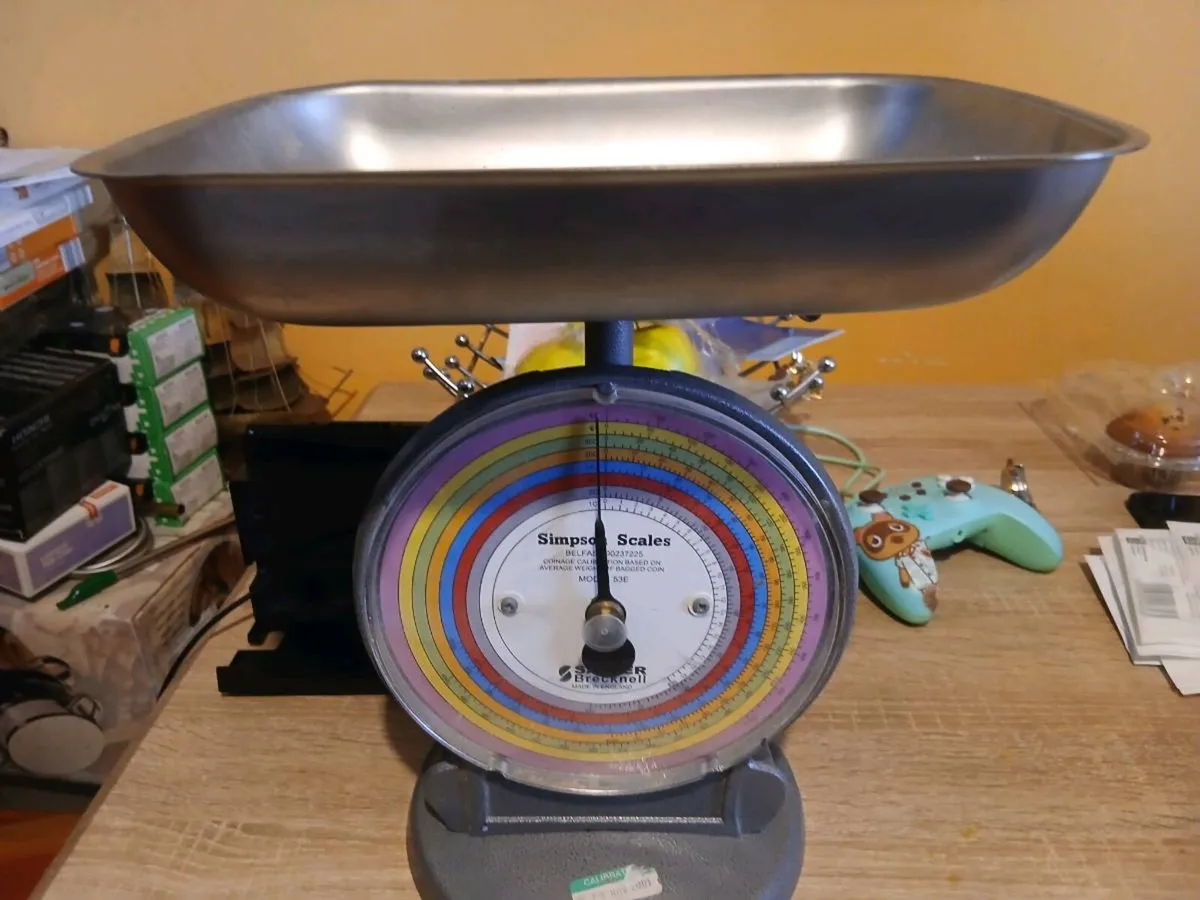 Vintage Post Office Scales - Image 2