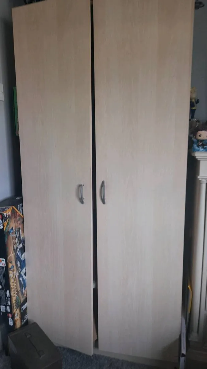 Bedroom furniture - Image 2