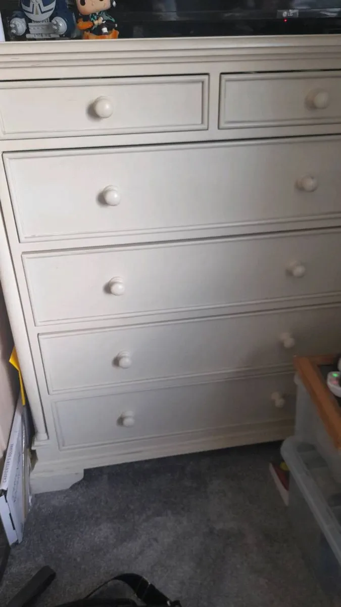 Bedroom furniture - Image 1