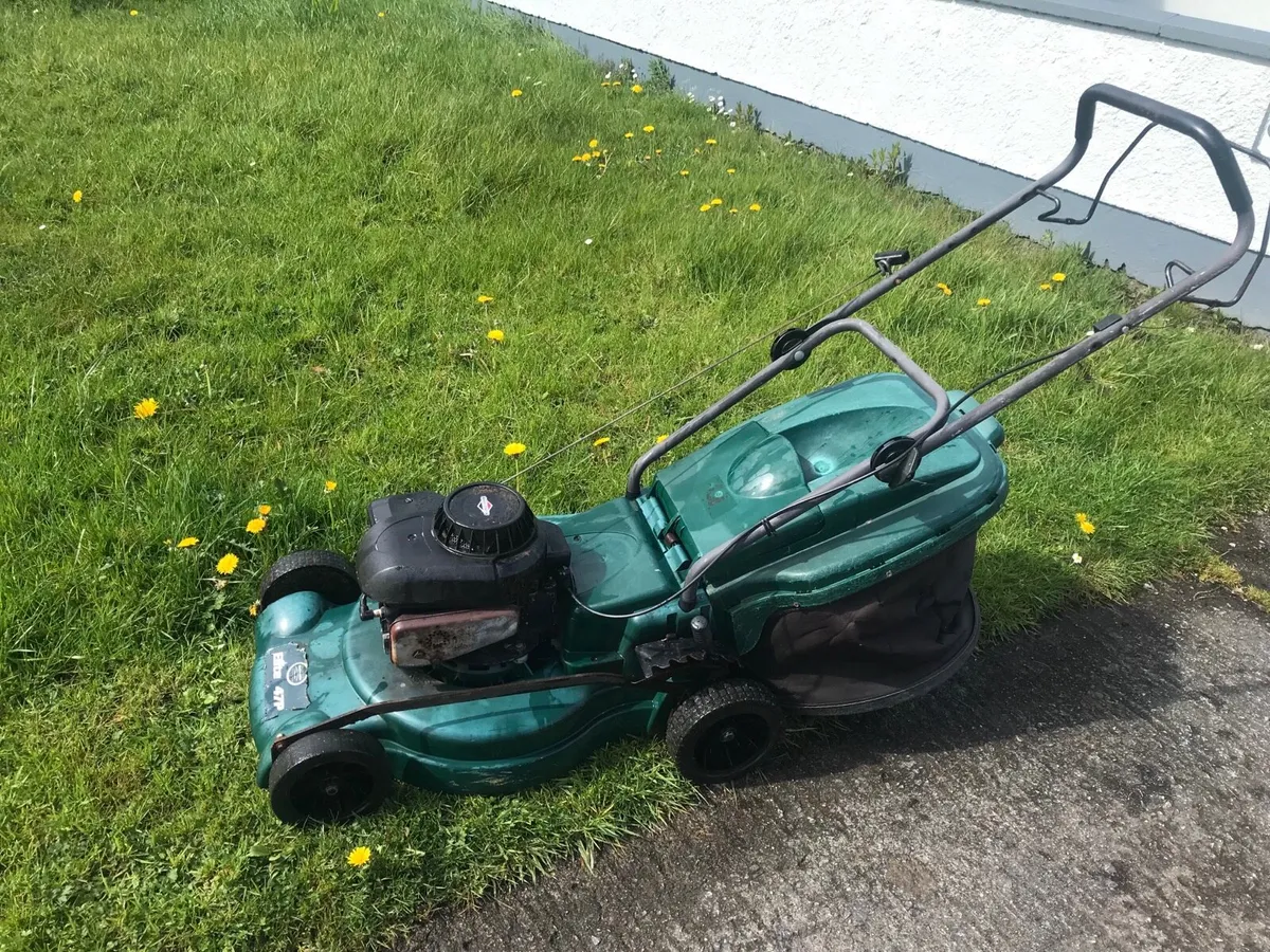 Briggs and stration Lawnmower - Image 3