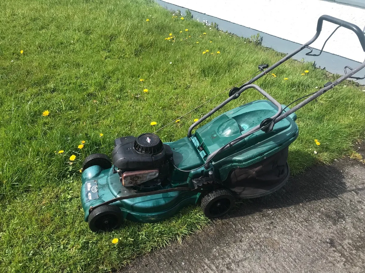 Briggs and stration Lawnmower - Image 4