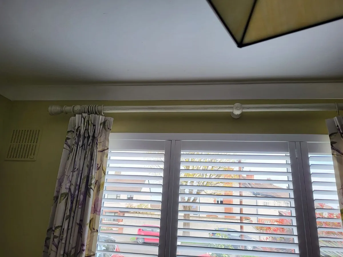 Curtains and pole free - Image 3