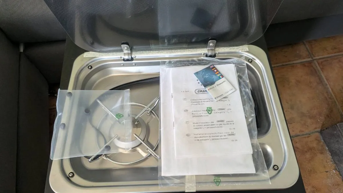 Campervan gas cooker - Image 1