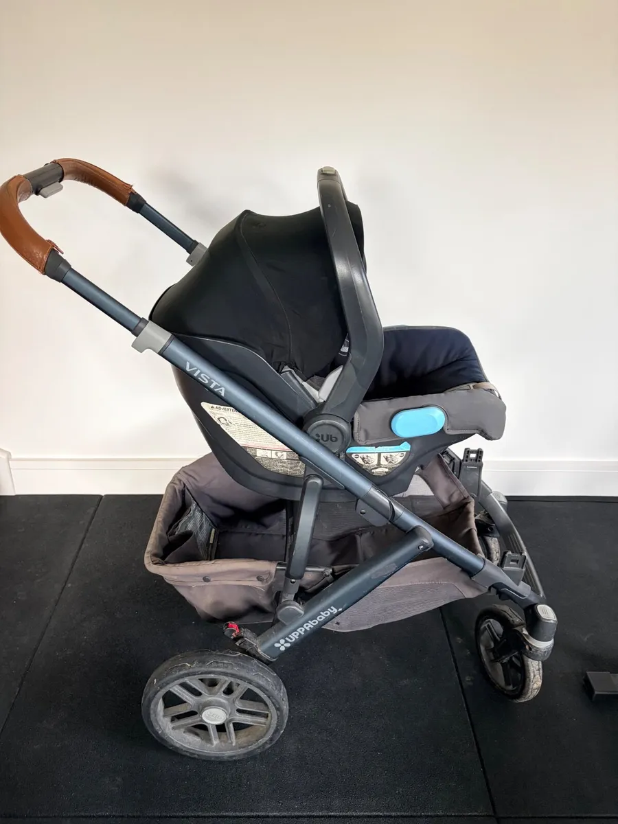 Uppababy Vista travel system - complete set - Image 3