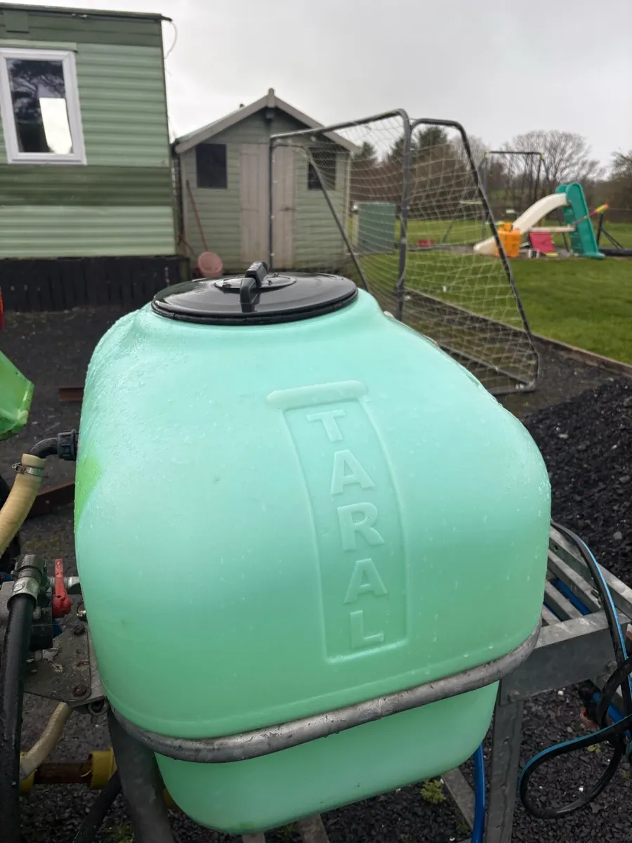 200 lt sprayer for sale - Image 3