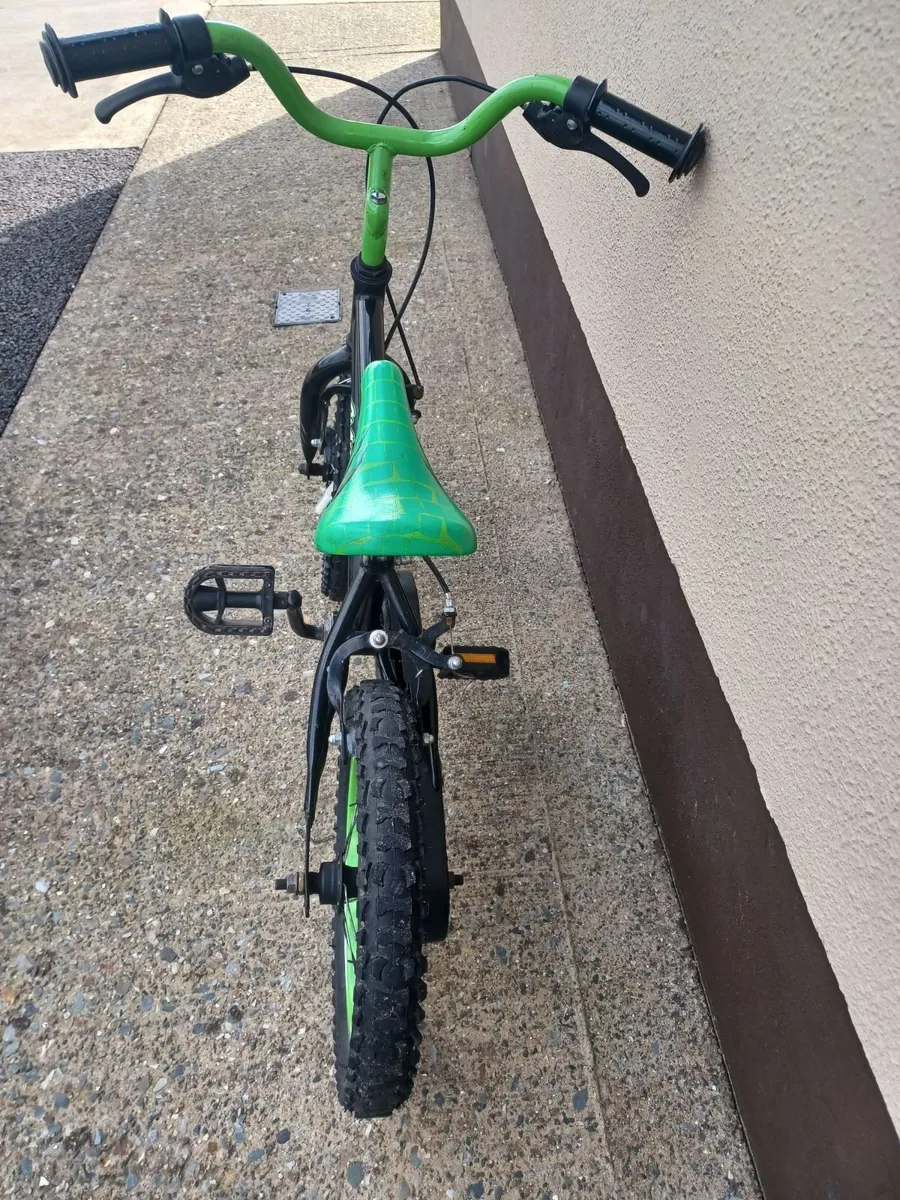 Apollo Claws 14inch bike with stabilisers - Image 2