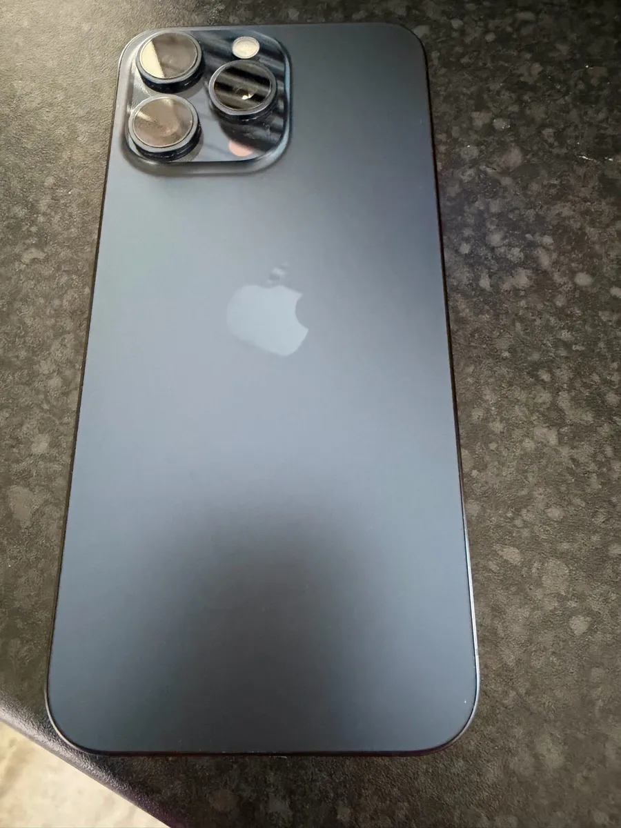 Apple iPhone 15 max & Hoco car charger - Image 2