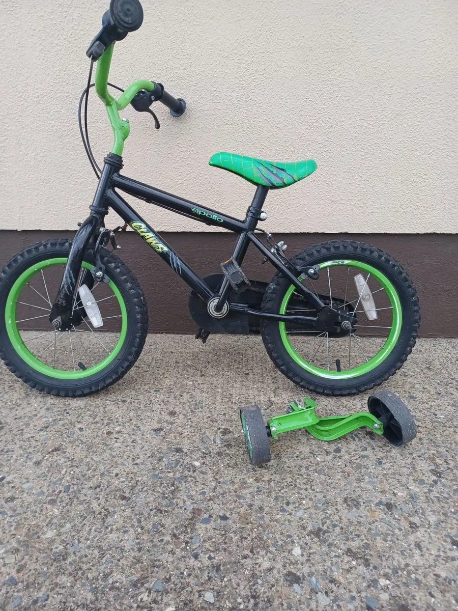 Apollo Claws 14inch bike with stabilisers - Image 1