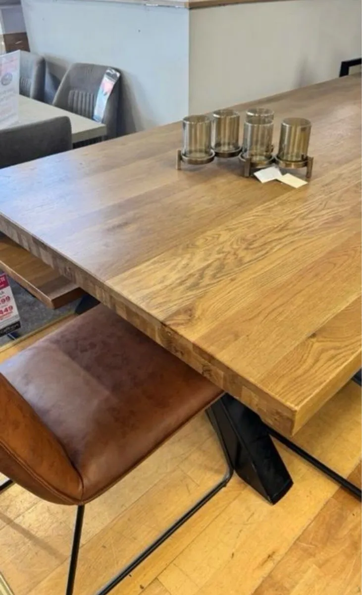 180cm Solid Oak Dining Table Ex Display - Image 4