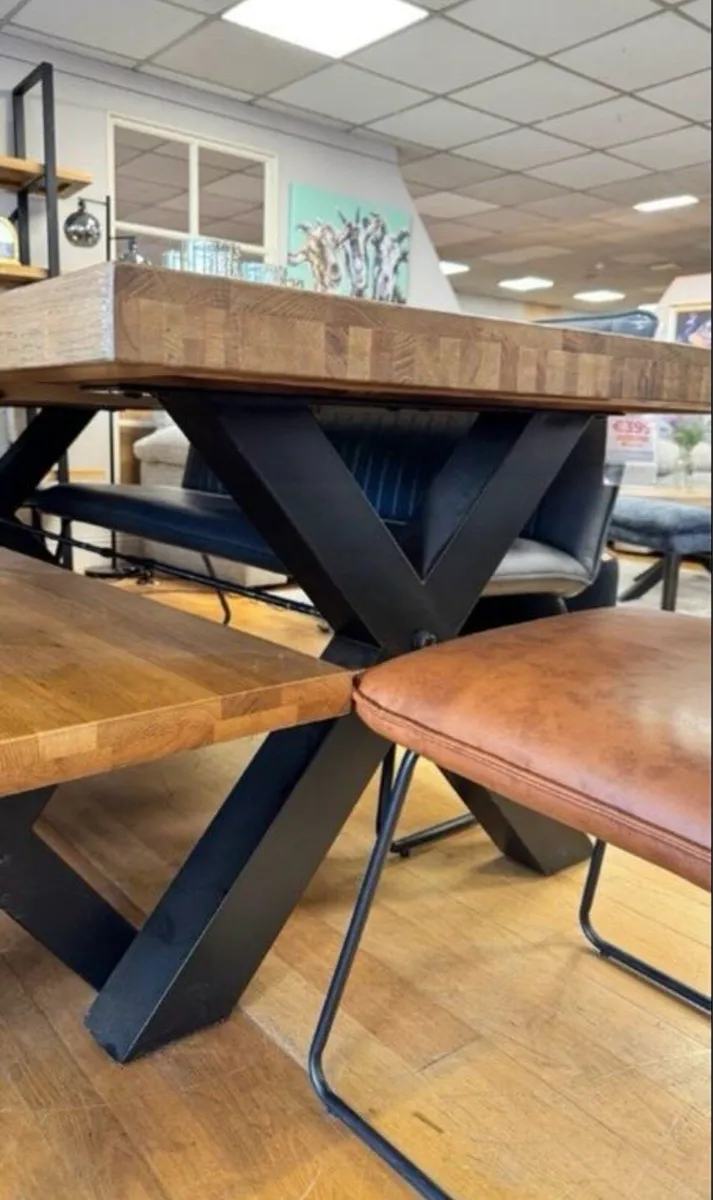 180cm Solid Oak Dining Table Ex Display - Image 3