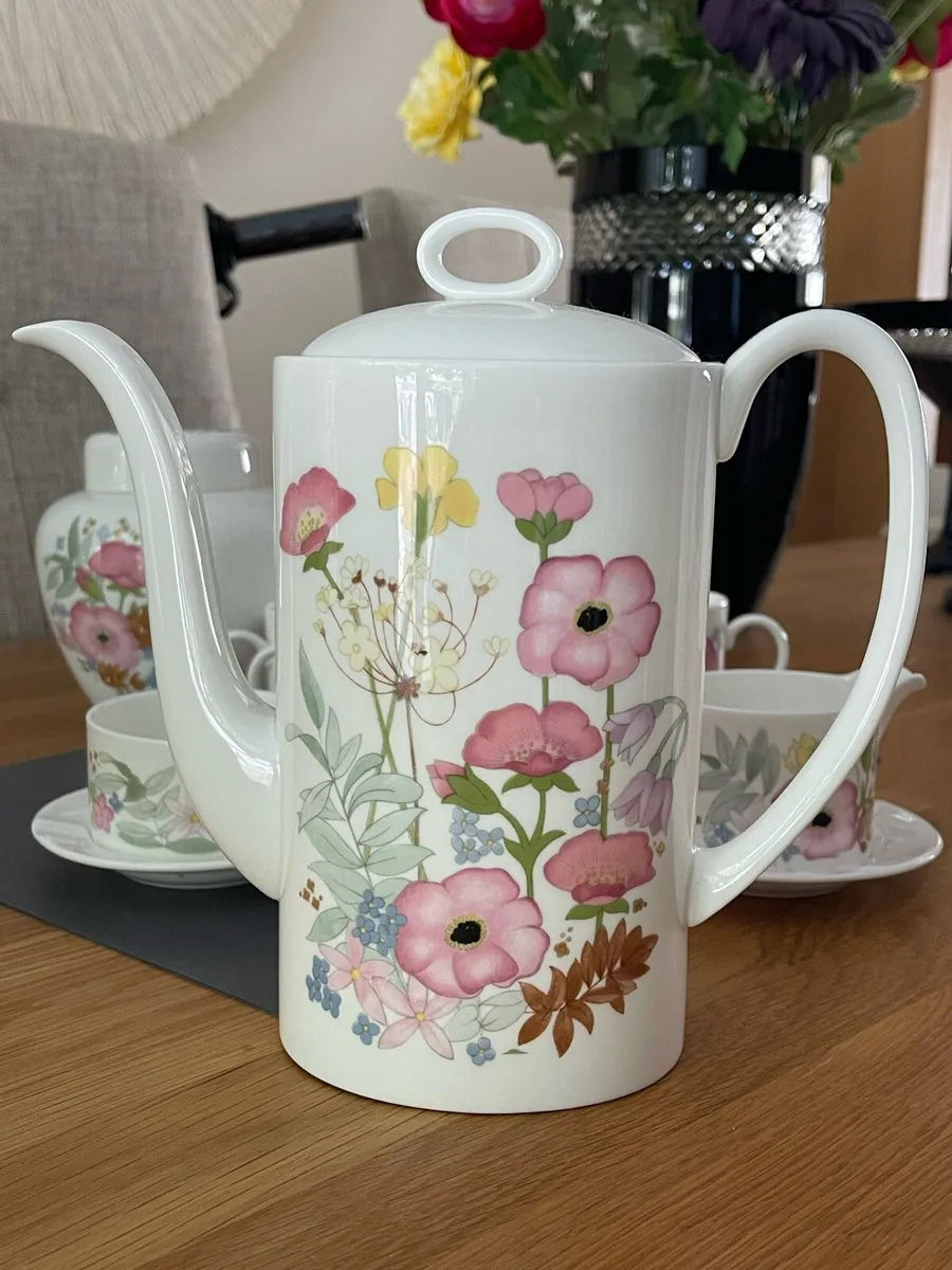 Wedgwood meadow sweet coffee set etc - Image 3