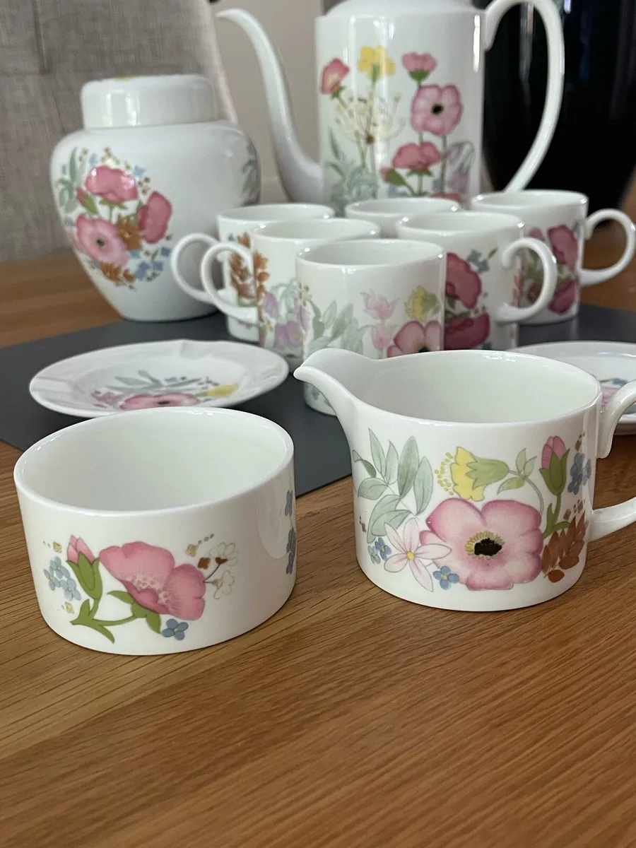 Wedgwood meadow sweet coffee set etc - Image 4