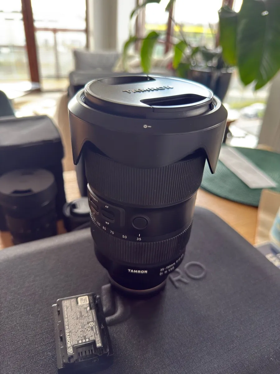 Tamron 35-150mm 2.0/2.8 sony emount - Image 1