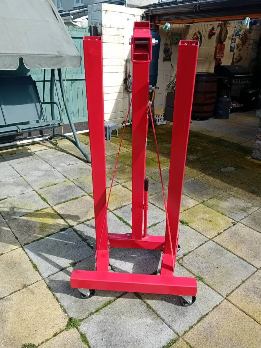 Engine hoist & jump starter/charger - Image 3