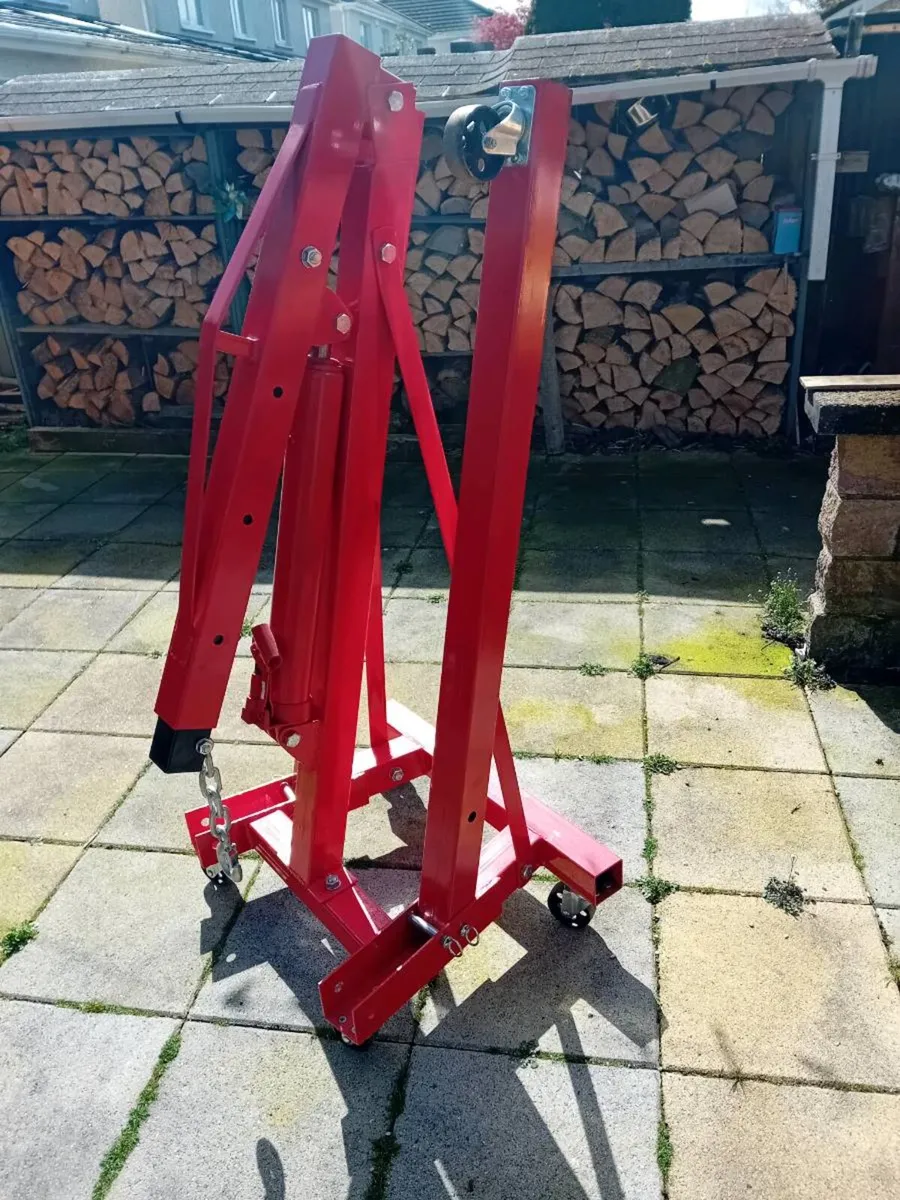 Engine hoist & jump starter/charger - Image 4