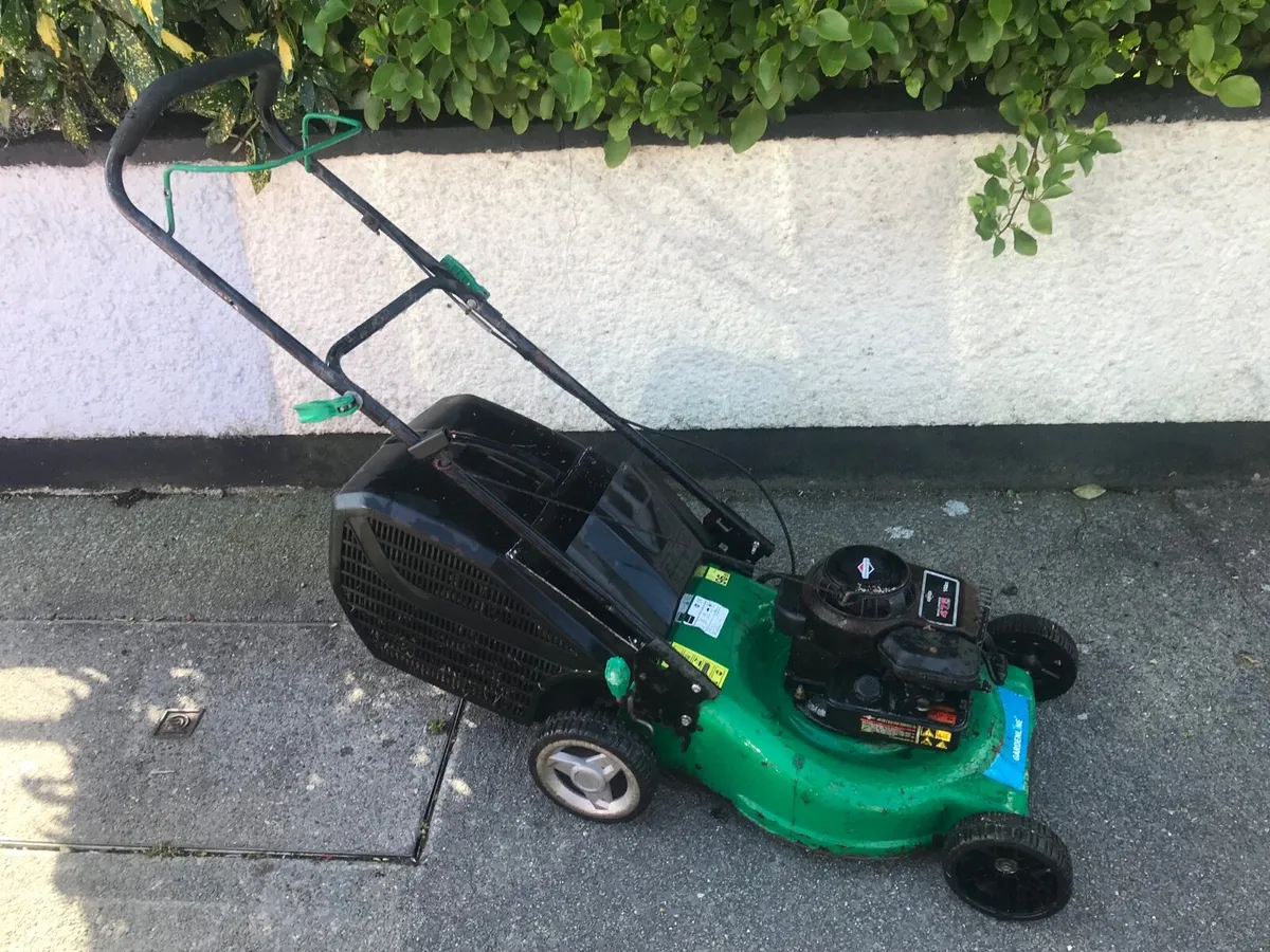 Briggs and stration Lawnmower - Image 3