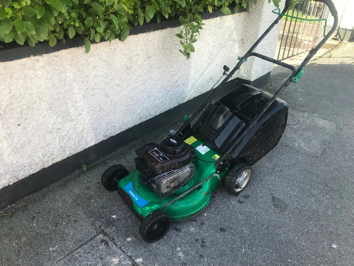 Briggs and stration Lawnmower - Image 4