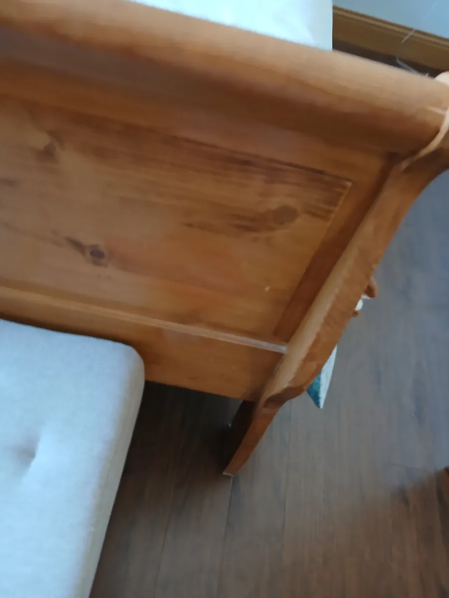 Solid Oak Double bed 4ft 6 - Image 3