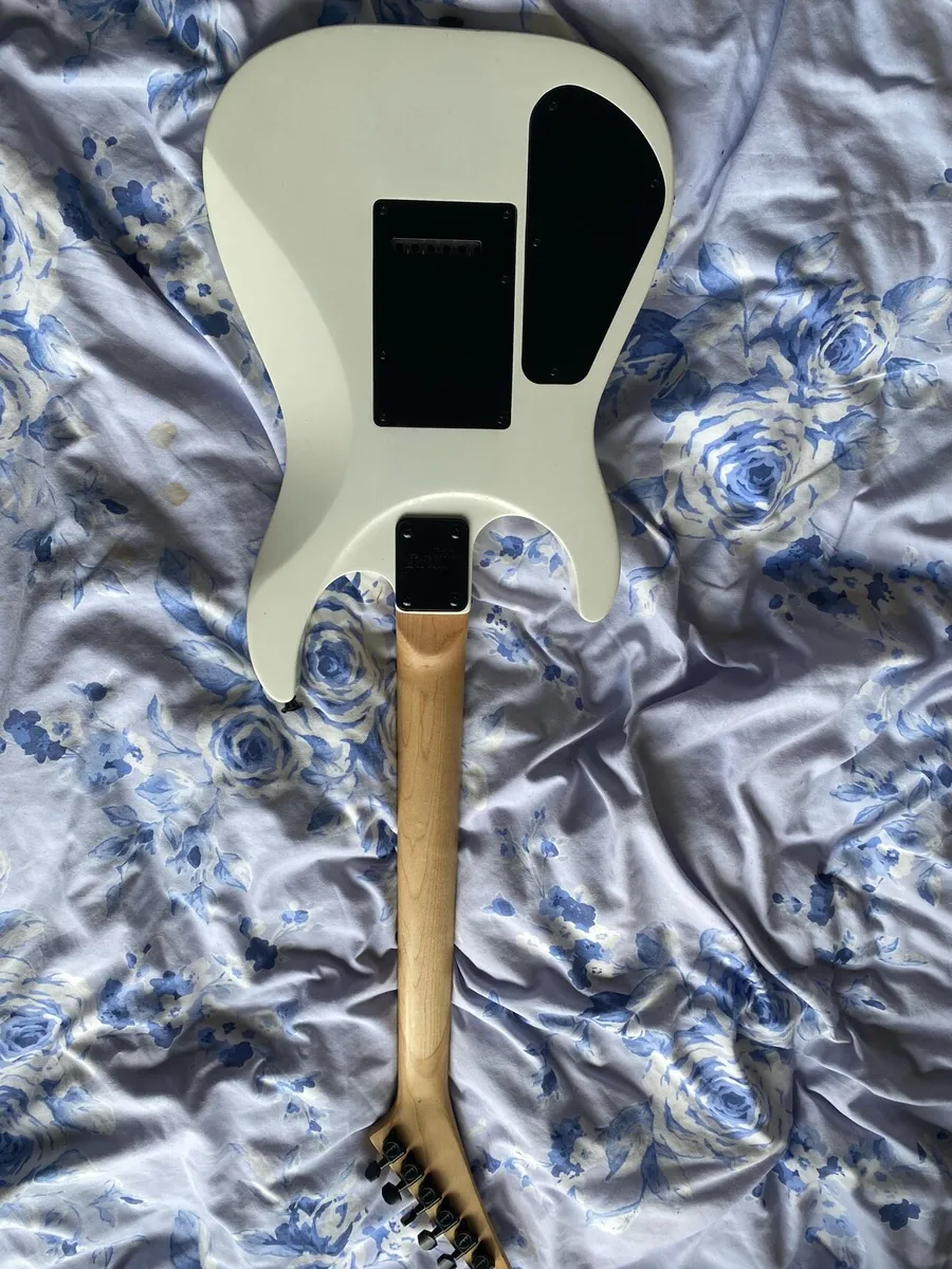 Jackson Dinky + strings - Image 2