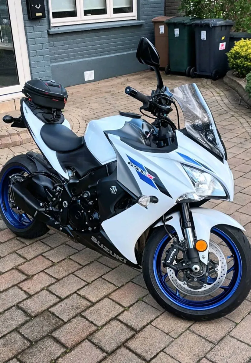 Suzuki GSXS 1000F - Image 1