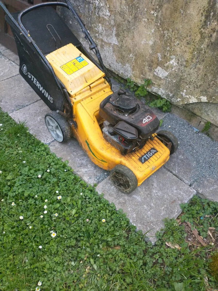 Tiga petrol lawnmower - Image 3