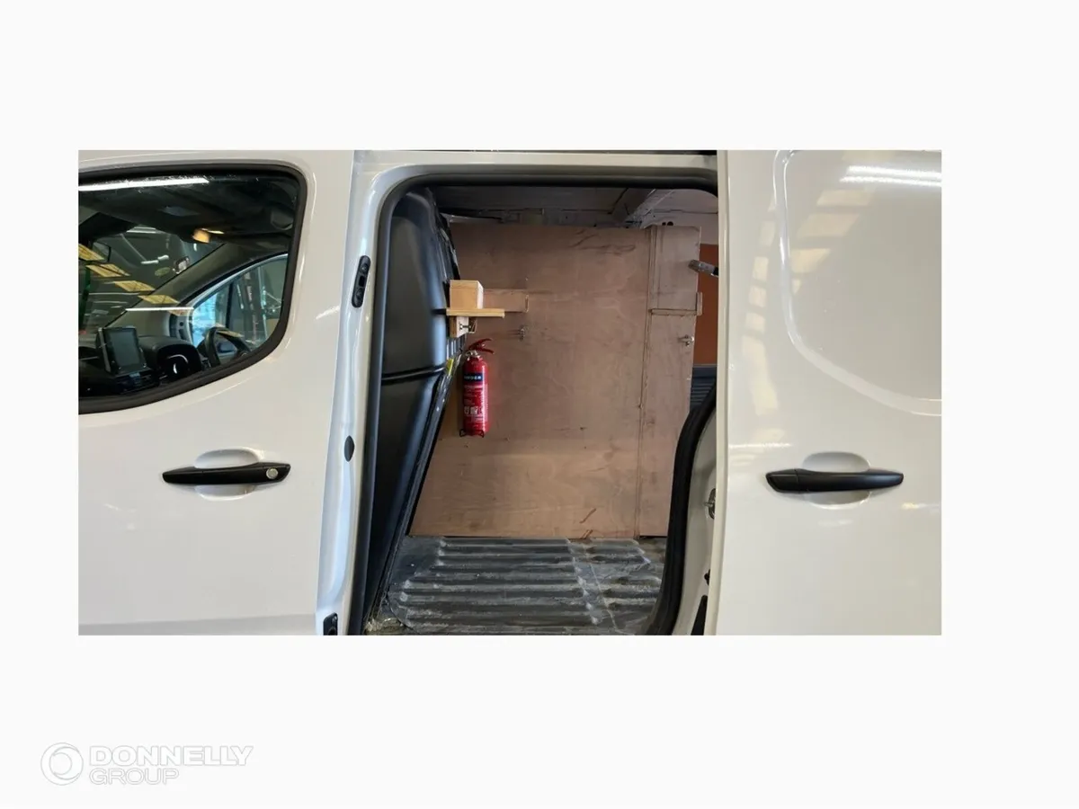 Toyota Proace City L1 Diesel Design - Image 3