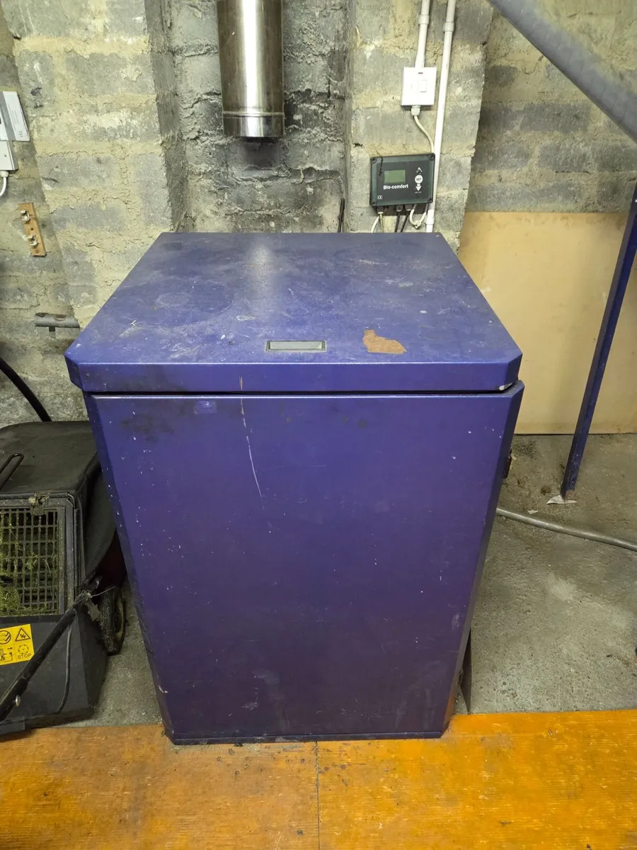 Wood pellet boiler and feeder - Image 2