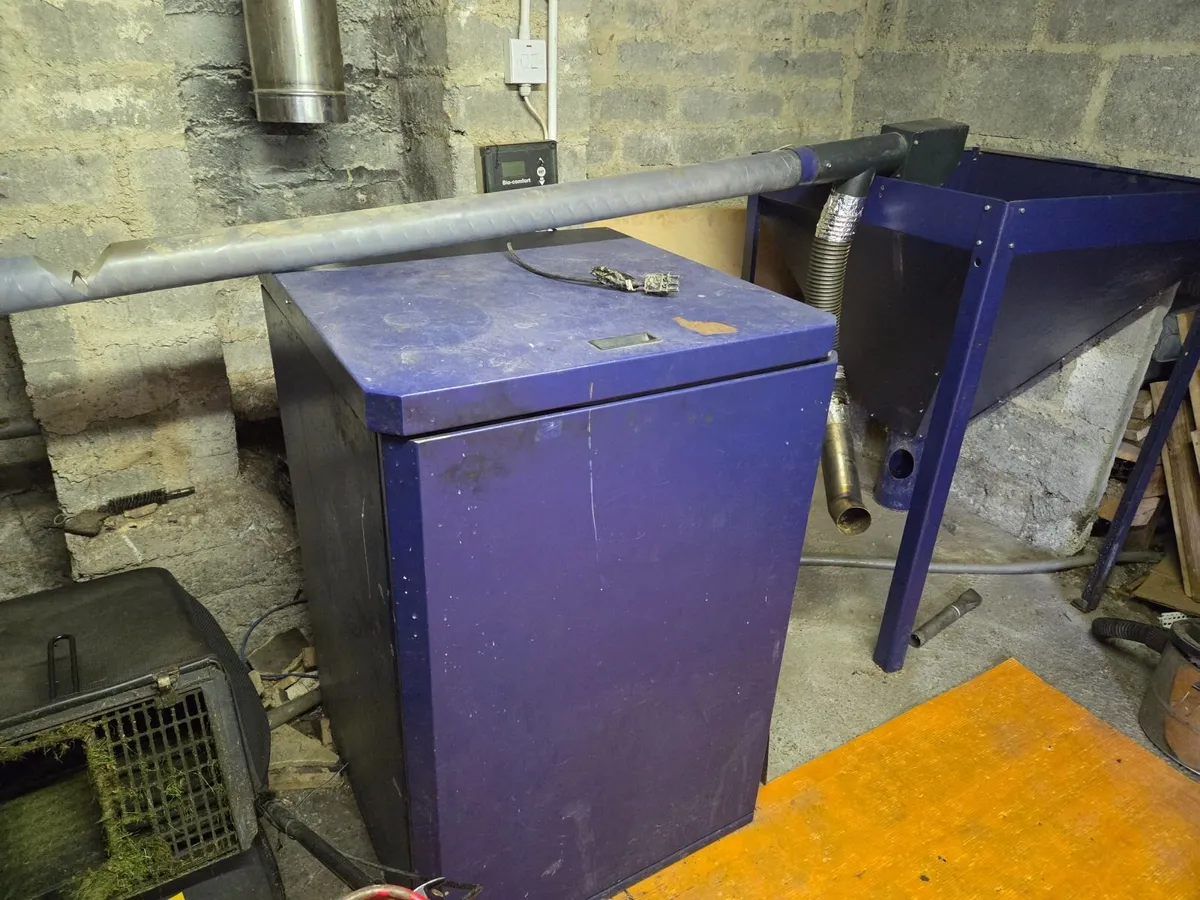 Wood pellet boiler and feeder - Image 3
