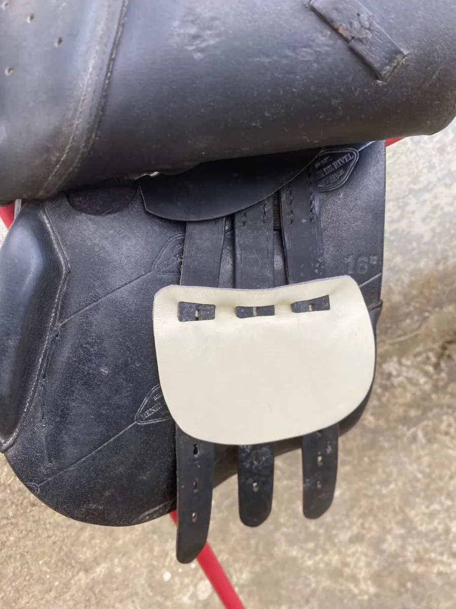 Leather pony jump saddle - Image 2