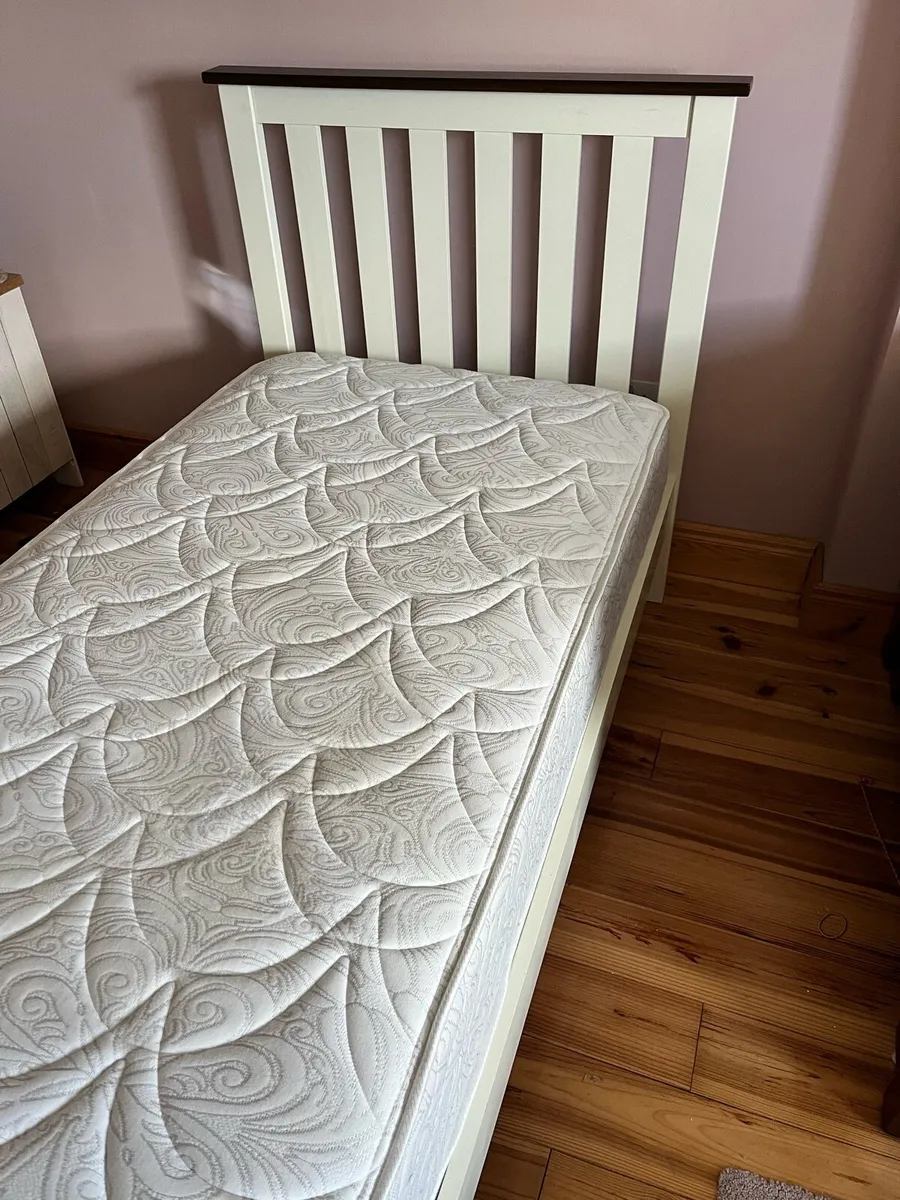 Single bed frame and mattress - Image 3