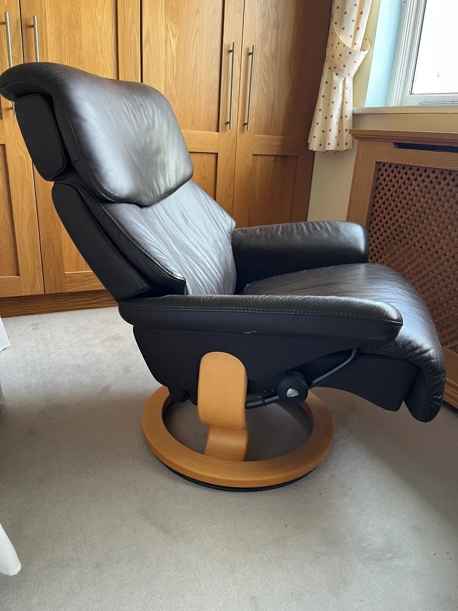 Stressless Recliner chair and stool - Image 3