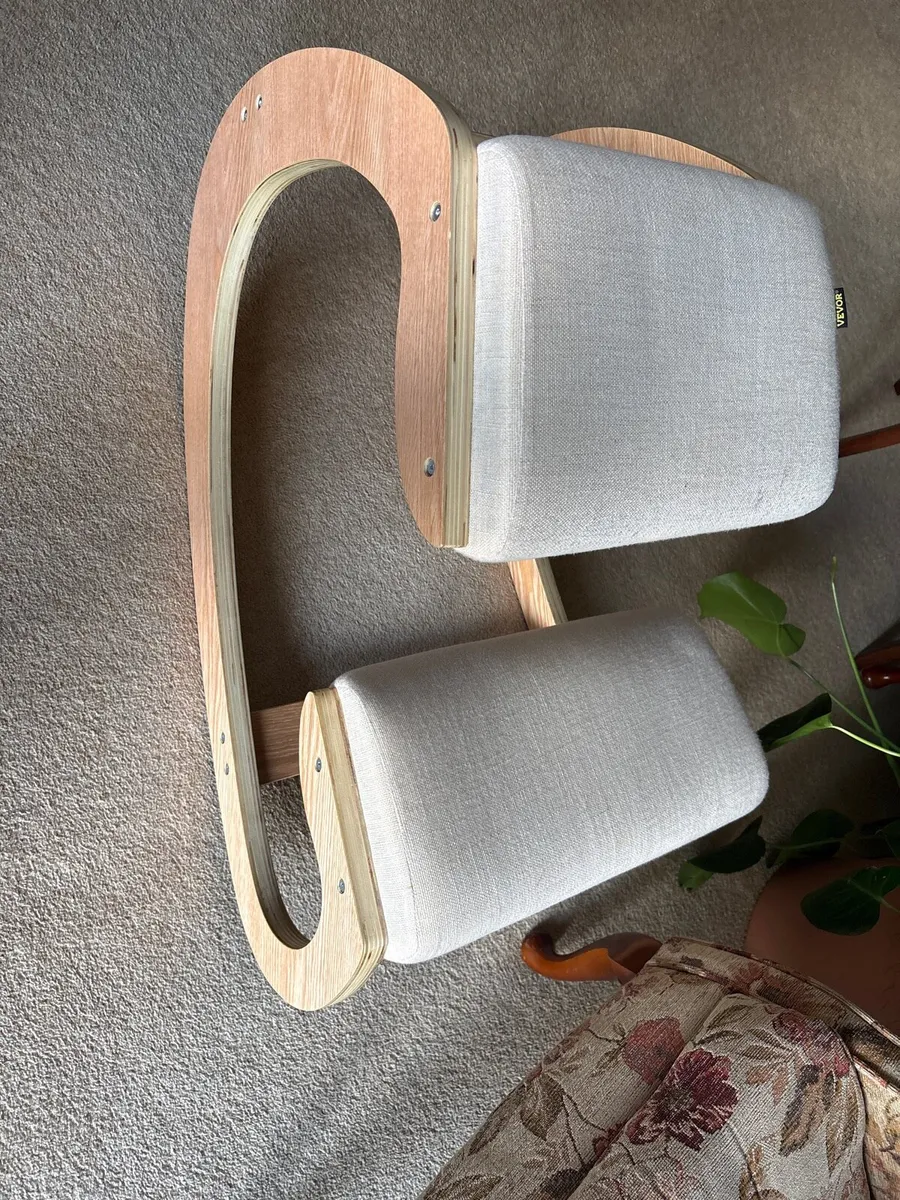 Kneeling chair - Image 1