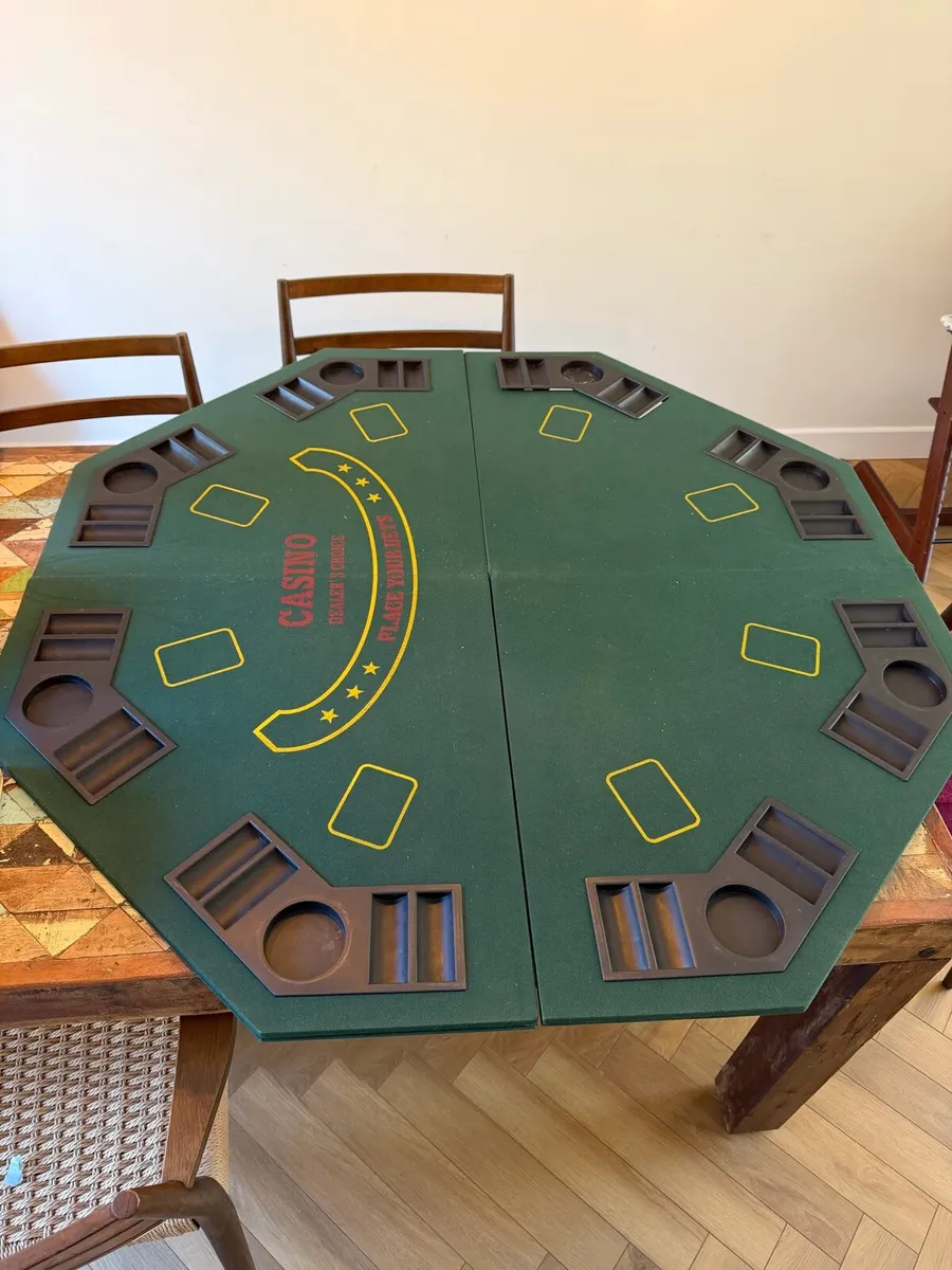 Poker table - Image 1