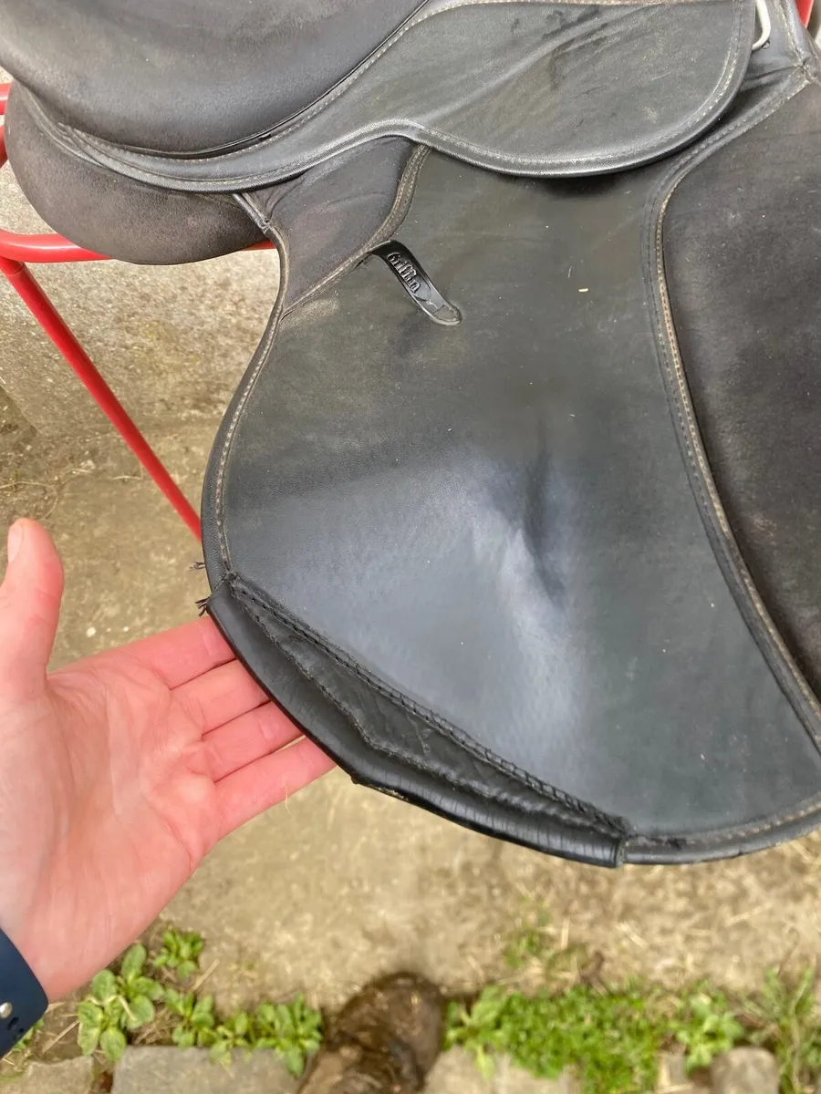 Thorowgood saddle post included 17” - Image 4