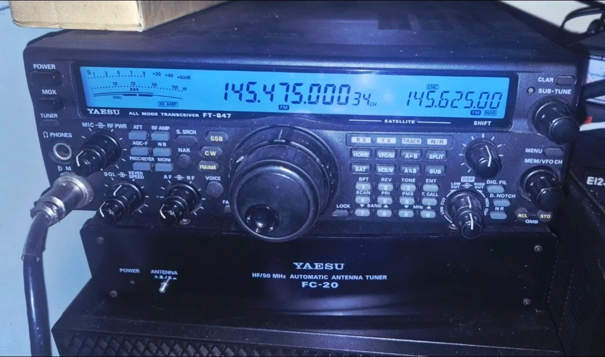 Yaesu FT847 C2 and Matching FC-20 ATU - Image 1
