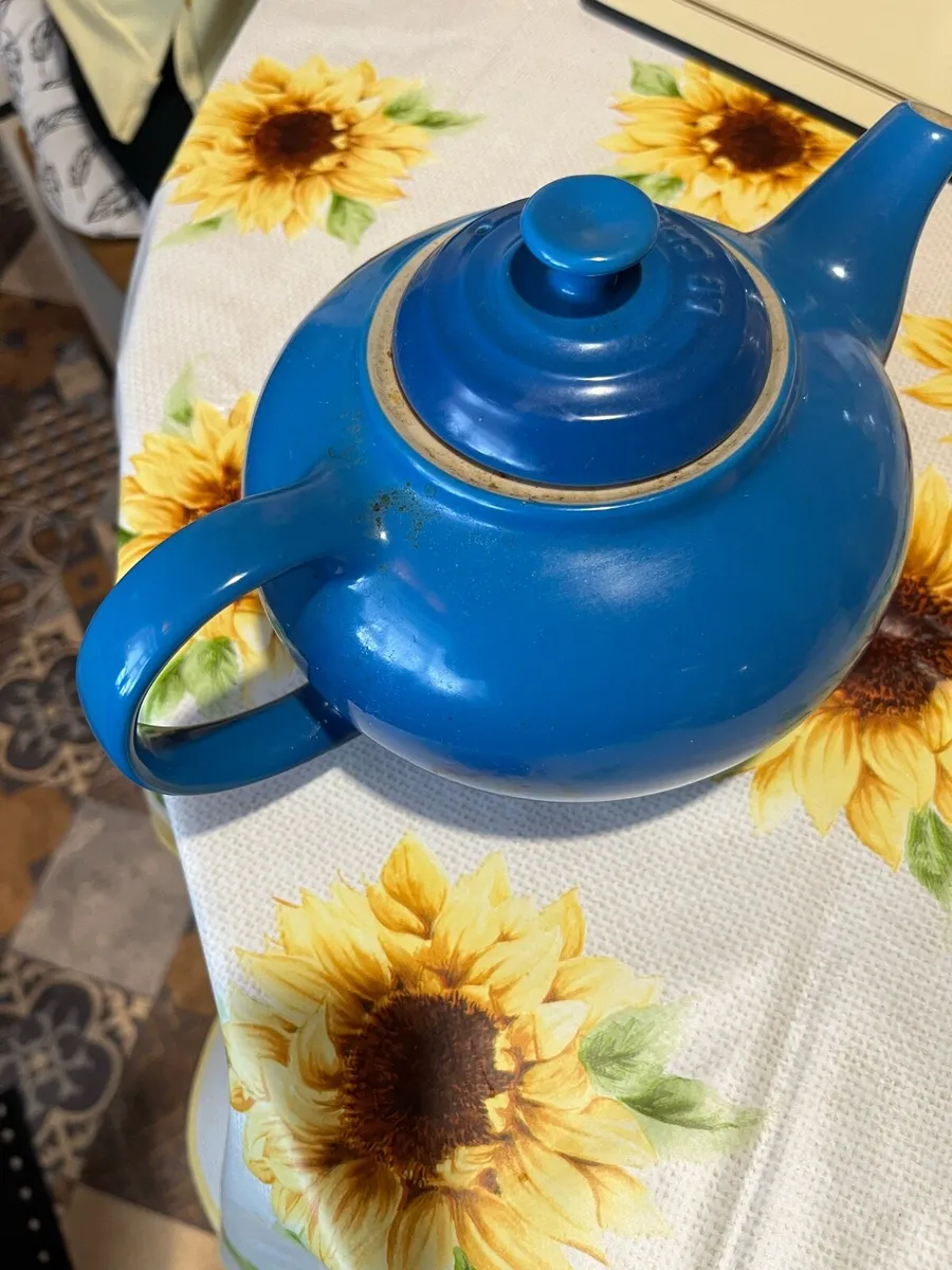 Selection of teapots - Image 1