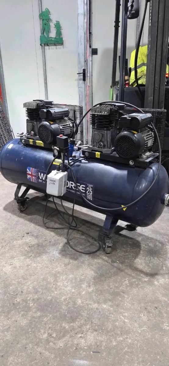 Air compressor - Image 1