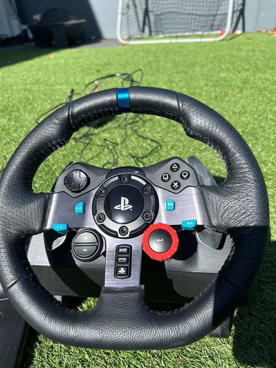 Gaming racing wheel and pedals - Image 2