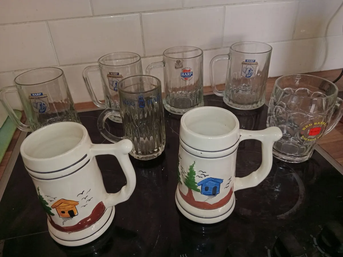 8 TANKARDS - Image 1