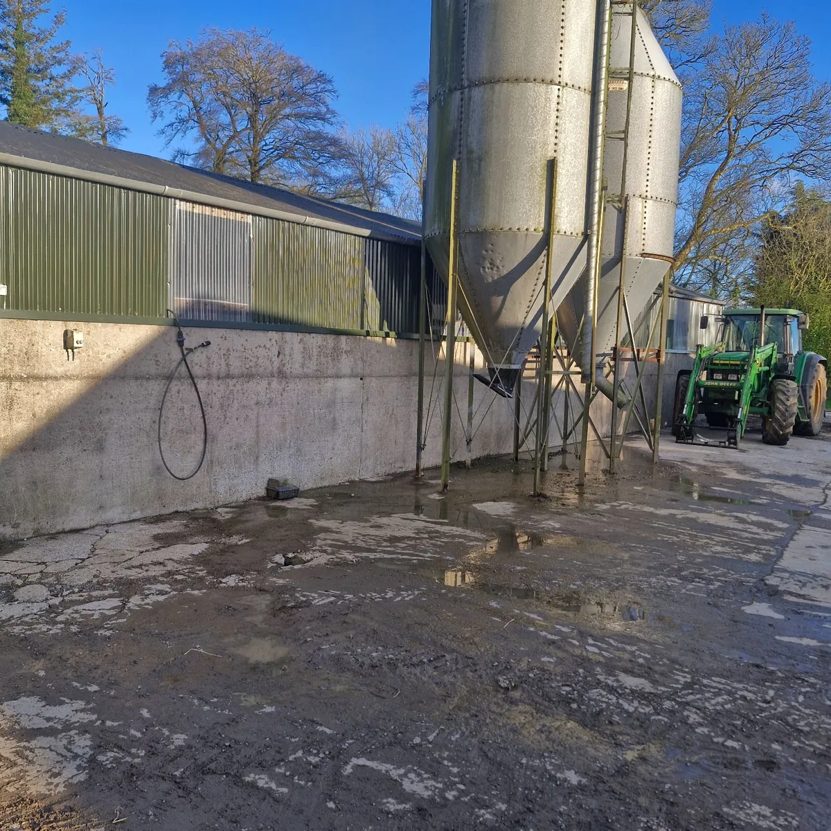 Pig feeders and 13 tonne  meal bin - Image 4