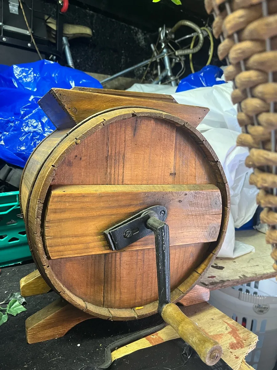 Old antique pieces - Image 1