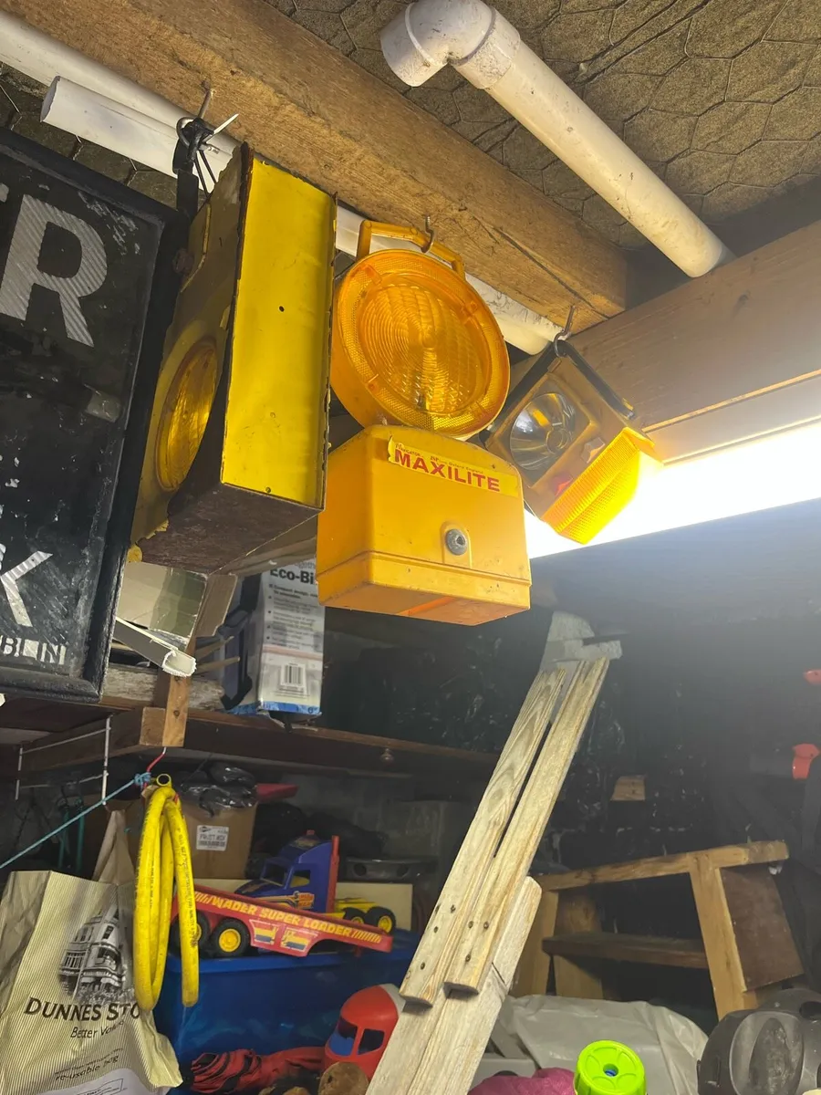 Old antique pieces - Image 3